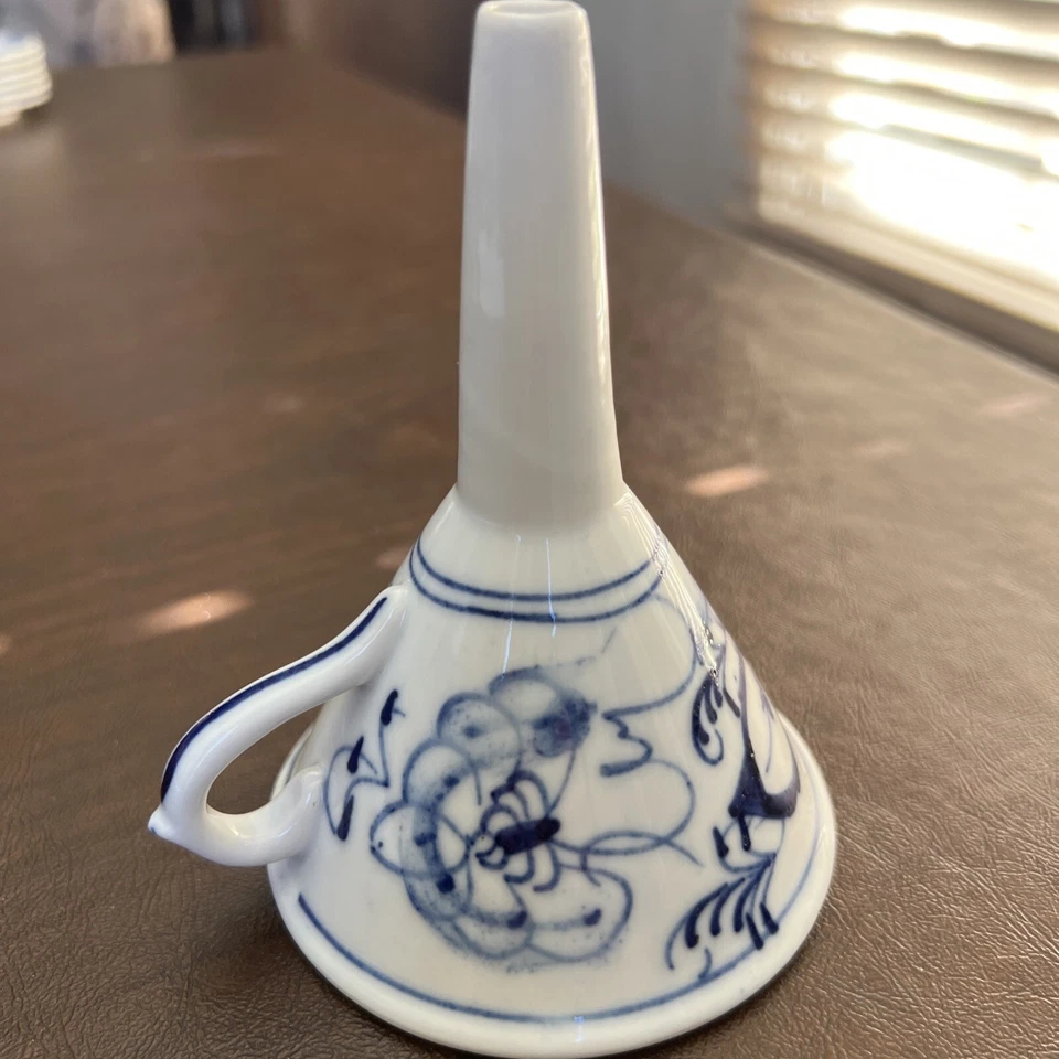 Meissen Funnel Blue Onion Approx 5” Unmarked Nice - Image 4 of 4