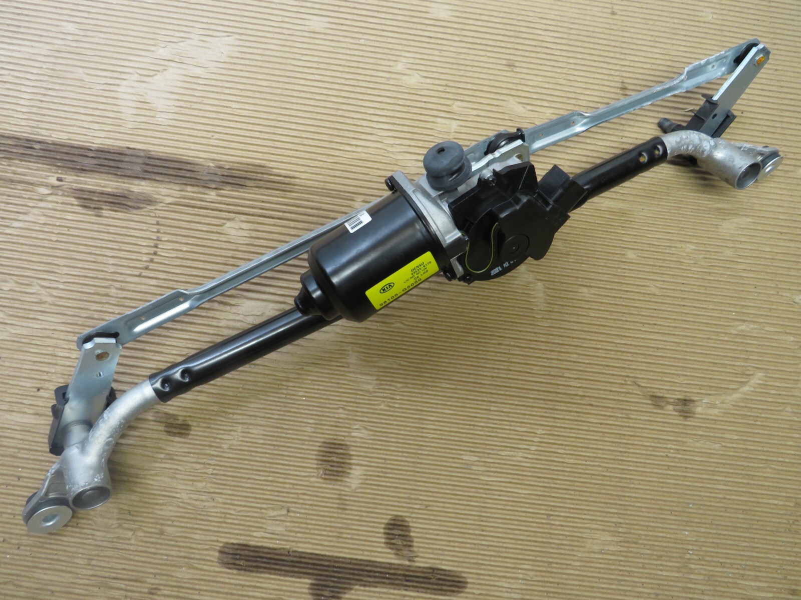20202022 HYUNDAI PALISADE WINDSHIELD WIPER MOTOR WITH LINKAGE ASSEMBLY 1K MILES eBay