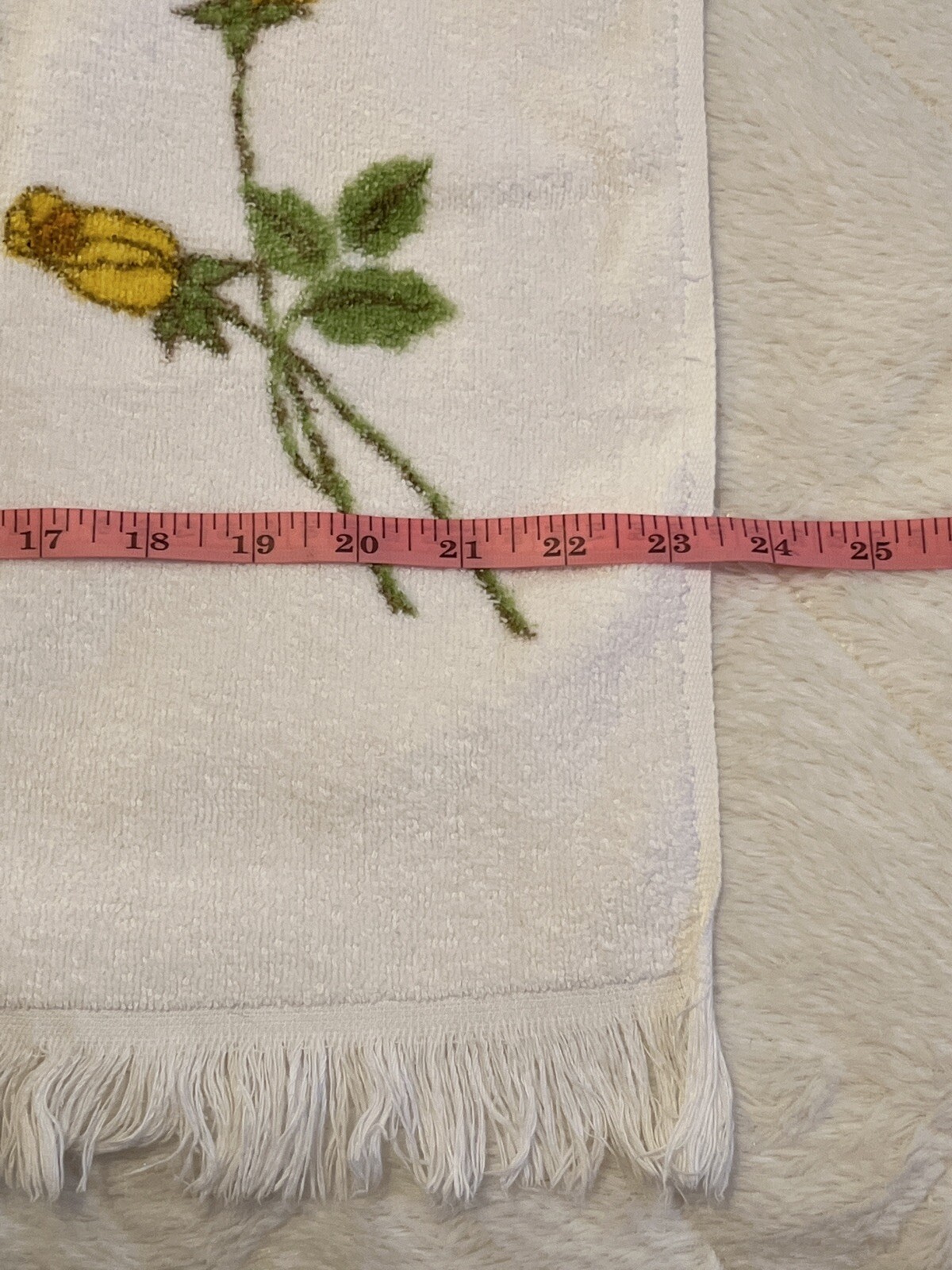 Vintage Bath Towel White Yellow Green Long Stem Roses Fringe 23”x43