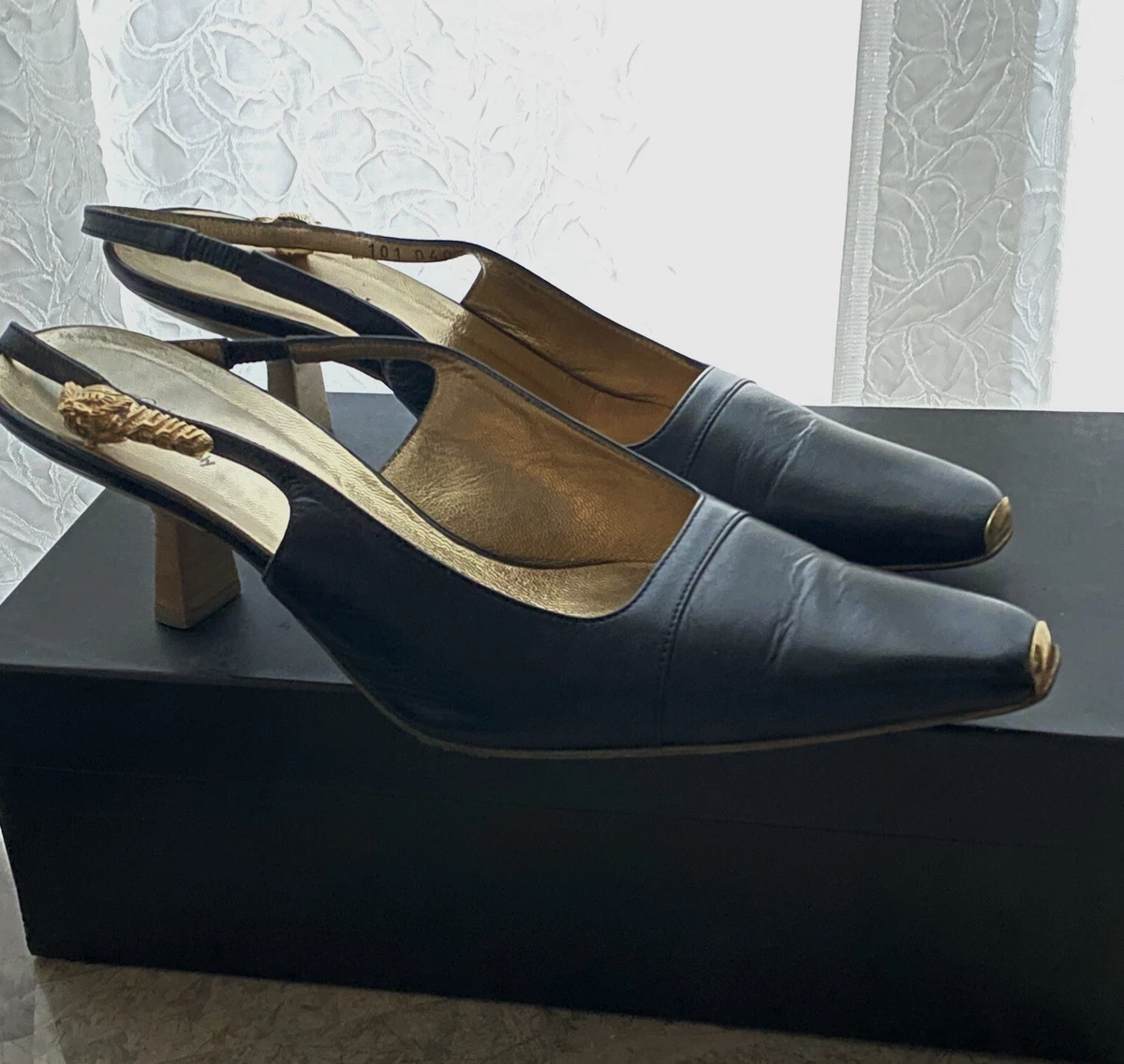 Gucci low hotsell heel shoes