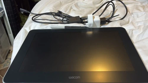 Wacom One Creative Pen Display Graphics Tablet