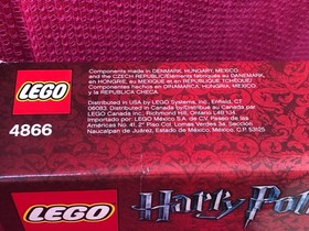 LEGO 4866 The Knight Bus -Harry Potter 2011&bull; 257 Pieces&bull; Ages 7-12