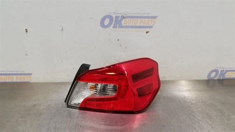 19 SUBARU WRX STI MONTAJE LUZ TRASERA PASAJERO DERECHO 84201VA020 Foto 2 de 4