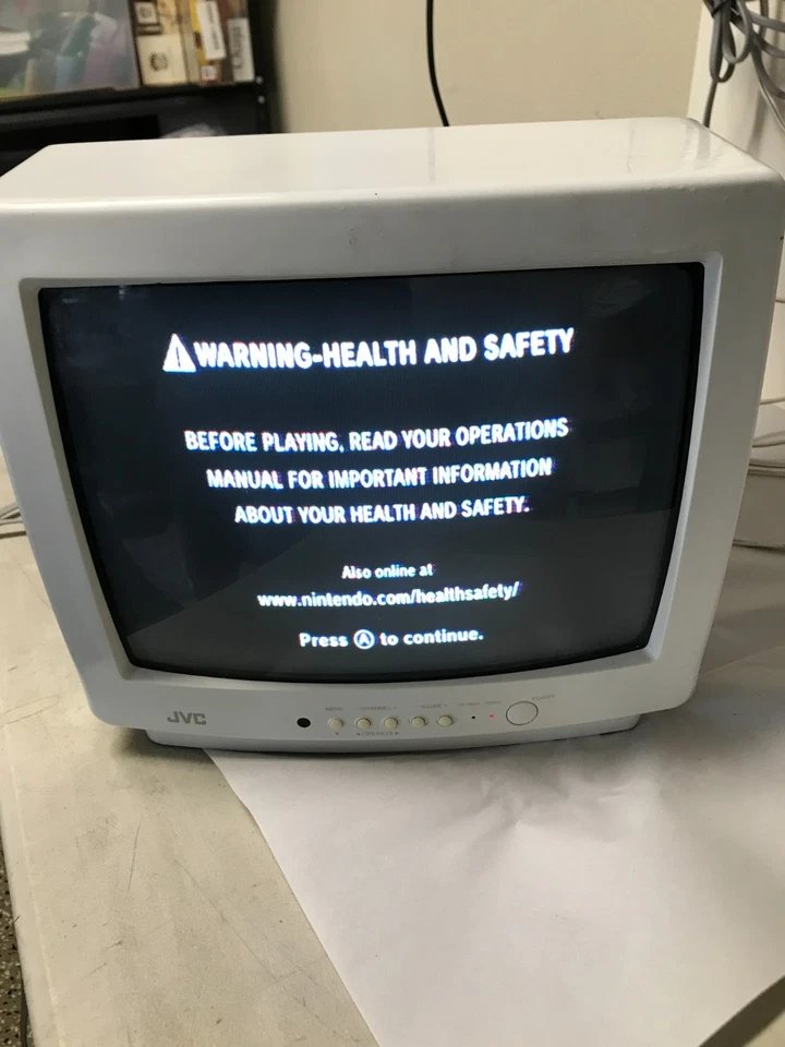 JVC 13" C-13711 Retro Gaming Color CRT TV White Vintage 1995 No Remote - TESTED! - Image 2 of 4