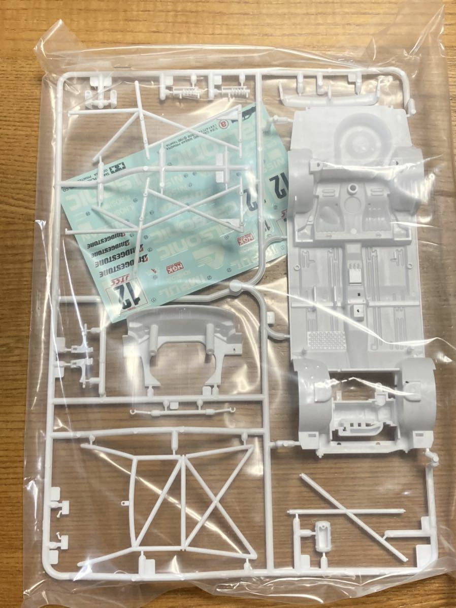 TAMIYA NISSAN PRIMERA JTCC 1/24　プラモデル Tamiya 1/24 Castrol Nissan Primera JTCC Model Kit 24142 for