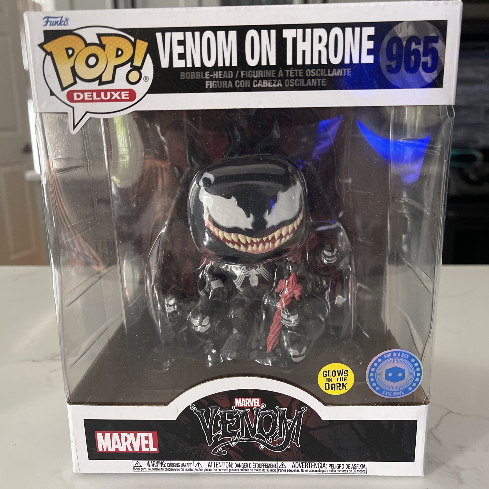 Funko POP MARVEL 965 Venom On Throne Glow In Dark POP IN A BOX