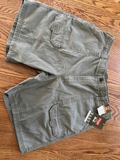 NWT Men's Wrangler Cargo Shorts Earth Green Relaxed Fit Tech Pocket Size 36
