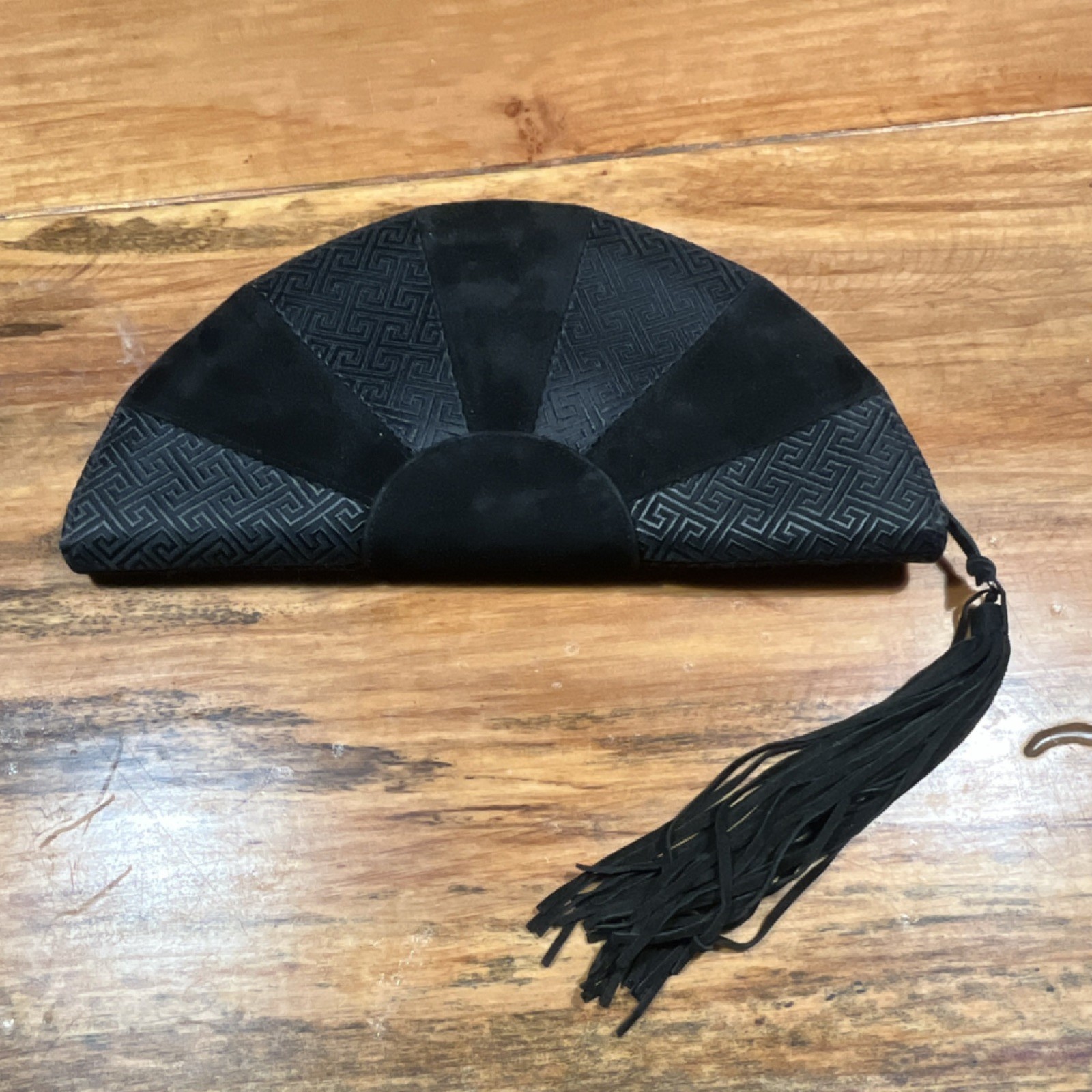 Babspal Kiss Black Fan-Shaped Clutch with Tassel and Red Lining