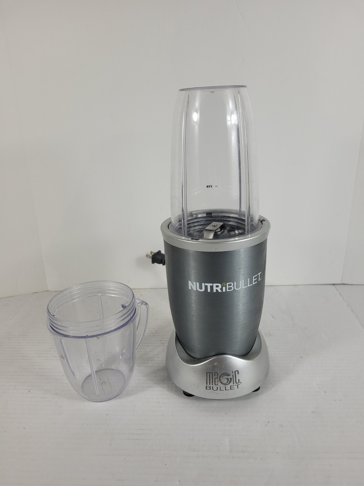 Magic Bullet Nutri Bullet 600 Watt Blender/ Mixer Model NB-1