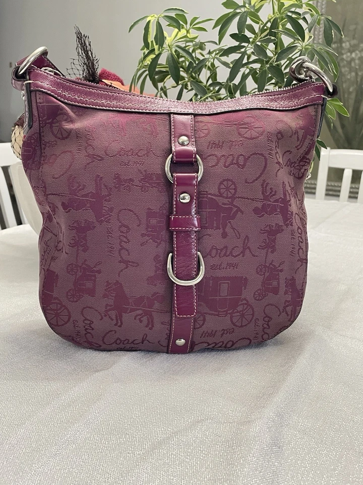 Bolso de Hombro COACH Chelsea Vintage Caballo y Carruaje Púrpura Foto 3 de 4