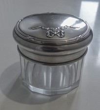 Pot en cristal taillé - couvercle en argent massif (argent seul 35g)