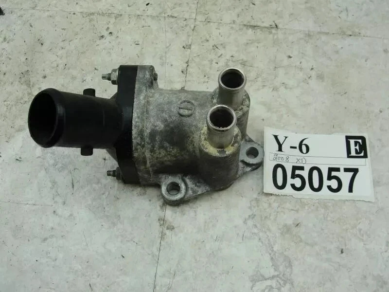 Carcasa de termostato XD 2008 2010 Scion 1,8 L 4 cilindros cubierta de salida de refrigerante de agua OEM Foto 2 de 4