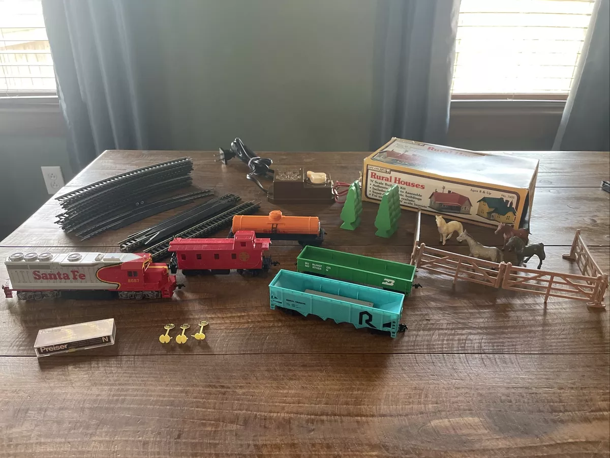 Model houses best sale for train sets