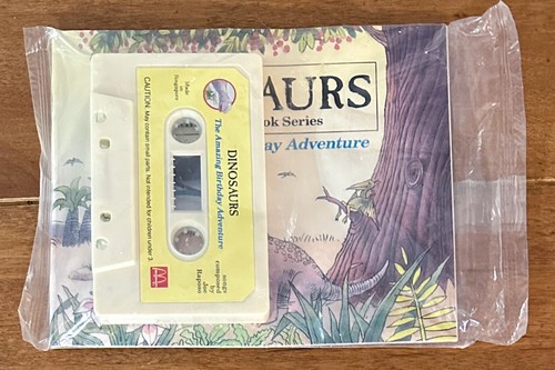 Libro de cuentos hablando de dinosaurios de McDonald's 1989 + casete aventura de cumpleaños sin usar en paquete - Imagen 2 de 4