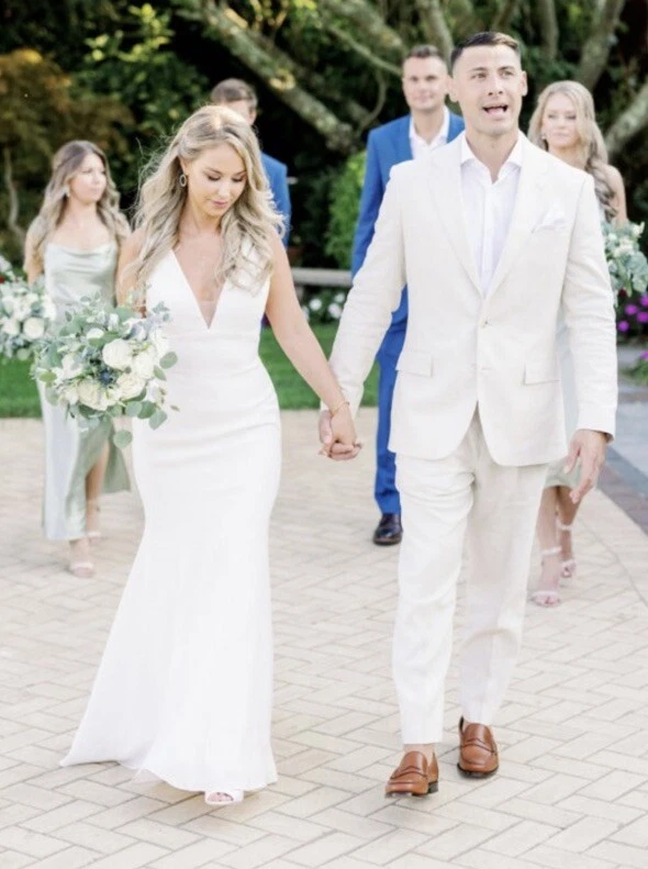 Paloma Blanca Sheath Wedding Dress 4931 - Image 4 of 4