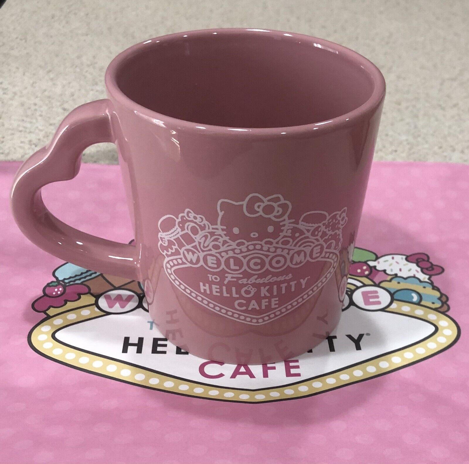 NEW Hello Kitty Cafe Las Vegas Keychain Vegas Exclusive Limited