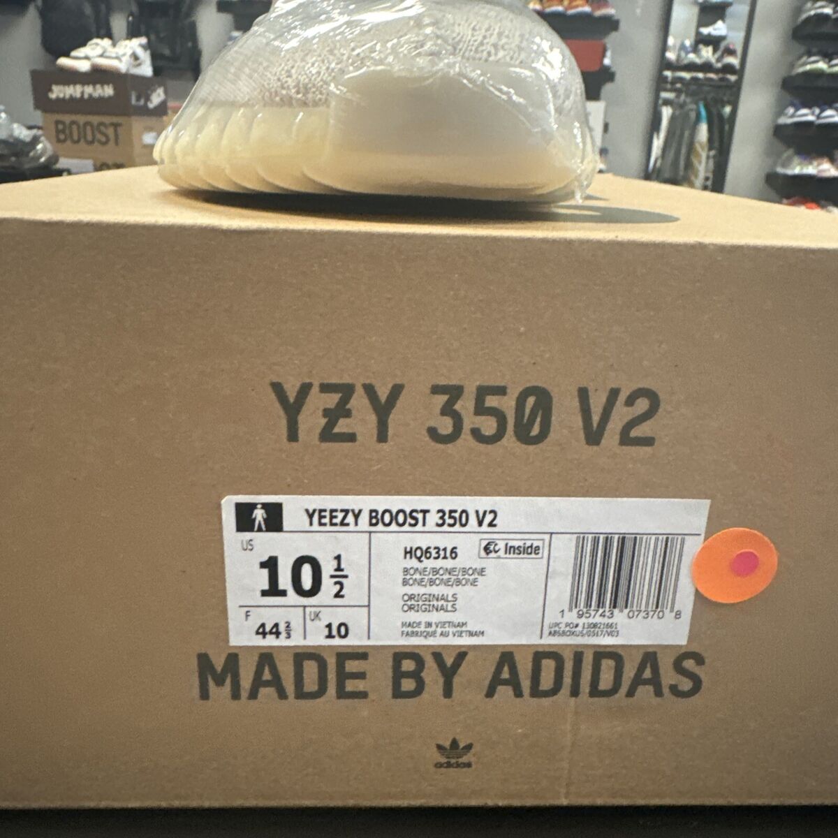 Adidas Yeezy Boost 350 V2- Bone- Size 10.5 New Og All Quick Adidas Yeezy Boost 350 V2- Bone- Size 10.5 New Og All Quick