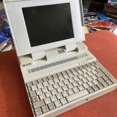 Vintage AJP Notebook 486 Laptop - Einschalten 
