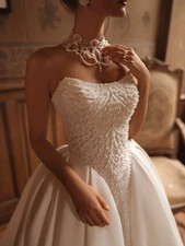 Elegant Pearls Strapless Wedding Dress Beading Princess Court Train Ball Gown
