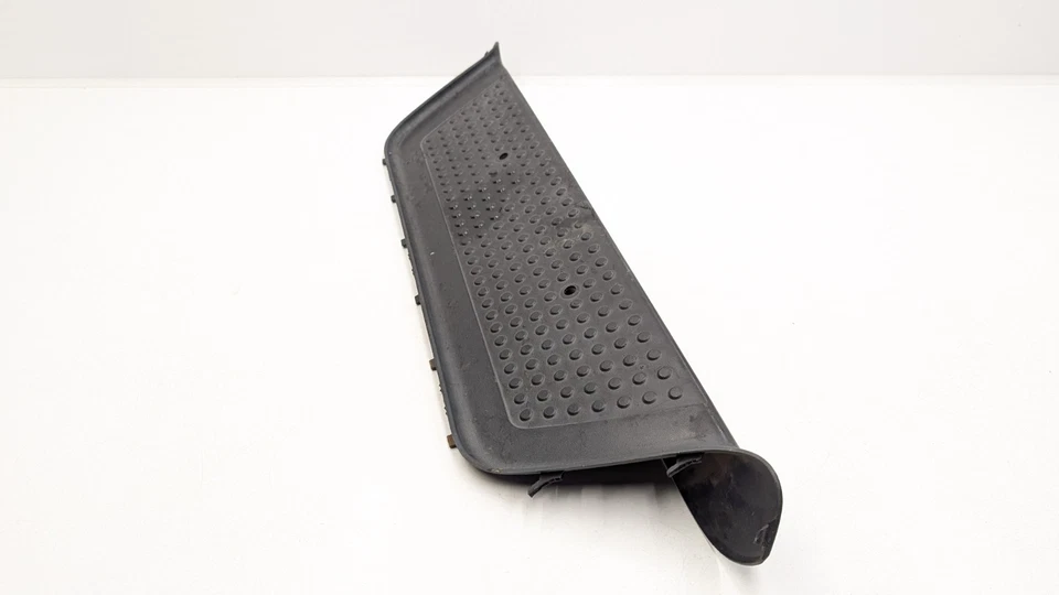 VOLKSWAGEN AMAROK 2H MK1 TAMPA DE DEGRAU ACABAMENTO TRASEIRO 2H7807502 2011 - Imagem 4 de 4