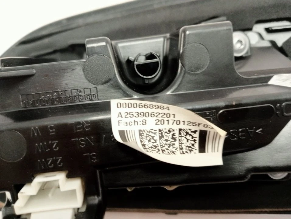 A2539062201 PILOTO TRASERO DERECHO INTERIOR / 6995043 PARA MERCEDES-BENZ CLASE G - Imagen 3 de 4