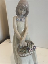 Lladro - Floral Treasures - Porcelain Figurine 5605 Perfect Condition