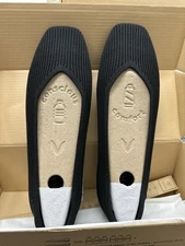 Vivaia Margot 2.0 Square-Toe V-Cut Flats Black Size US 8.5/W