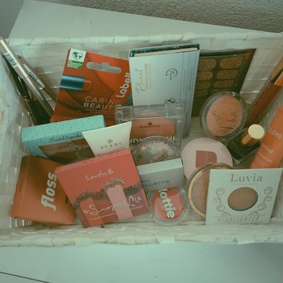 großes Kosmetik Set, Make Up, Catrice, Essence, Luvia, Elemis, etc neu