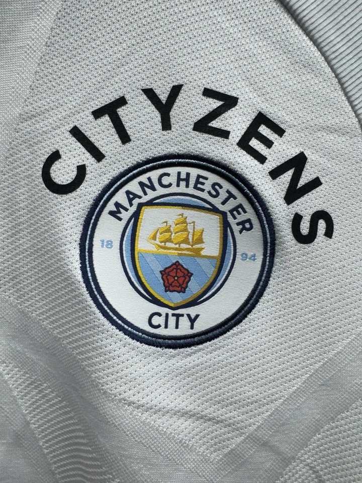 Chaqueta de entrenamiento Nike 1/4 usada para jugadores del Manchester City (Sergio Agüero) Foto 3 de 4