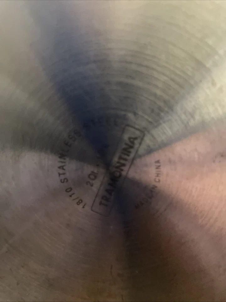 Tetera TRAMONTINA 18/10 acero inoxidable 2 cuartos con mango negro en muy buena condición Foto 3 de 3