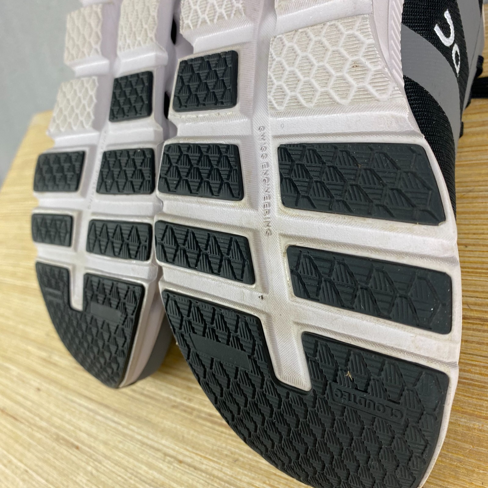 On Cloud Cloudrunner Eclipse Black Running Shoes … - image 9