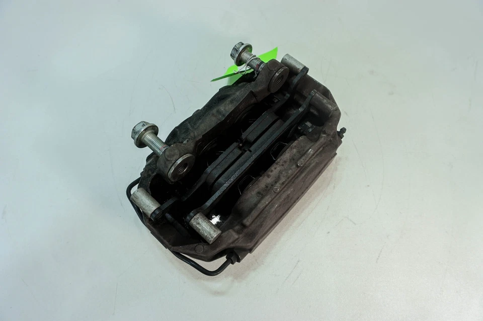 Pinza de freno delantera izquierda lado conductor Audi A4 Premium Plus 17-19 OEM 8W05B 5071 Foto 4 de 4