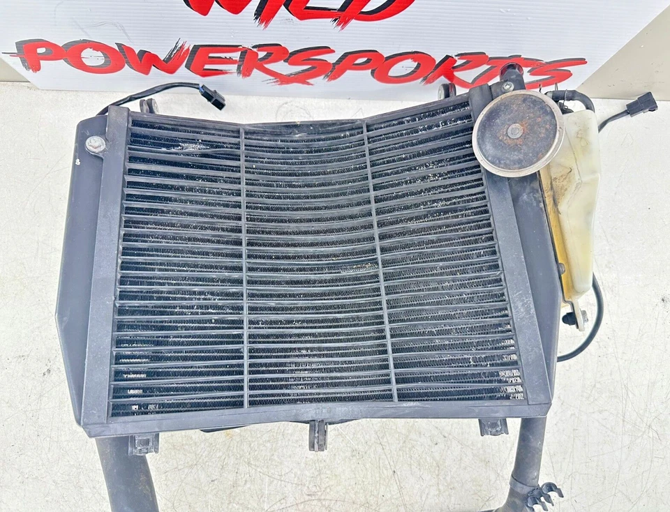 06-12 YAMAHA FJR 1300 Radiator + Cooling Fans + Hose - Image 2 of 4