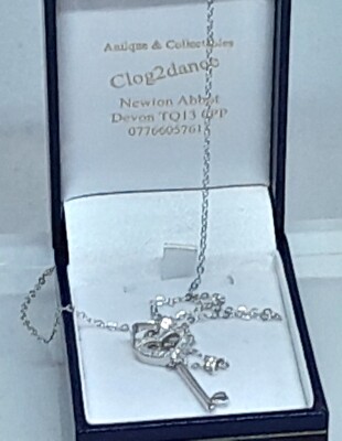 ANHÄNGER SCHLÜSSEL FUNKELNDES HERZ TOP OF KEY (WER HAT DEN SCHLÜSSEL IHRES HERZENS - SCHÖNES GESCHENK.