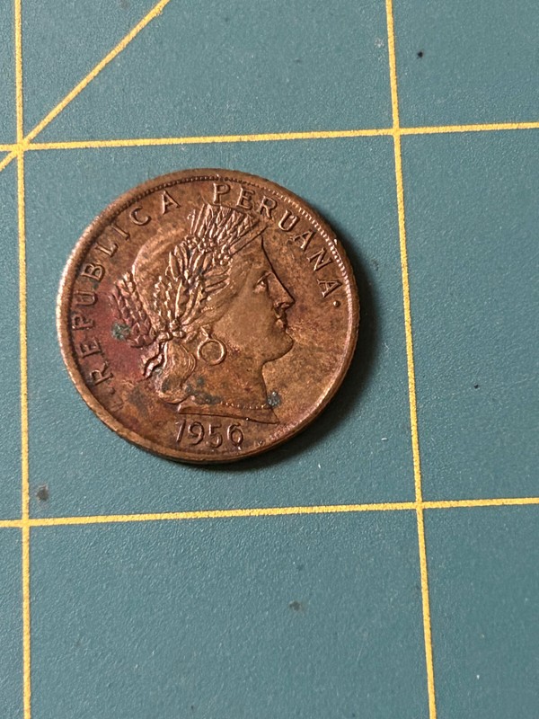 1956 Peru 10 Centavos Coin