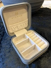 Vlando Light Grey Mini Travel Jewelry Box 