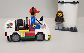 LEGO City: Cargo Terminal (60022) COMPLETE + Instructions + Minifigs (RETIRED)