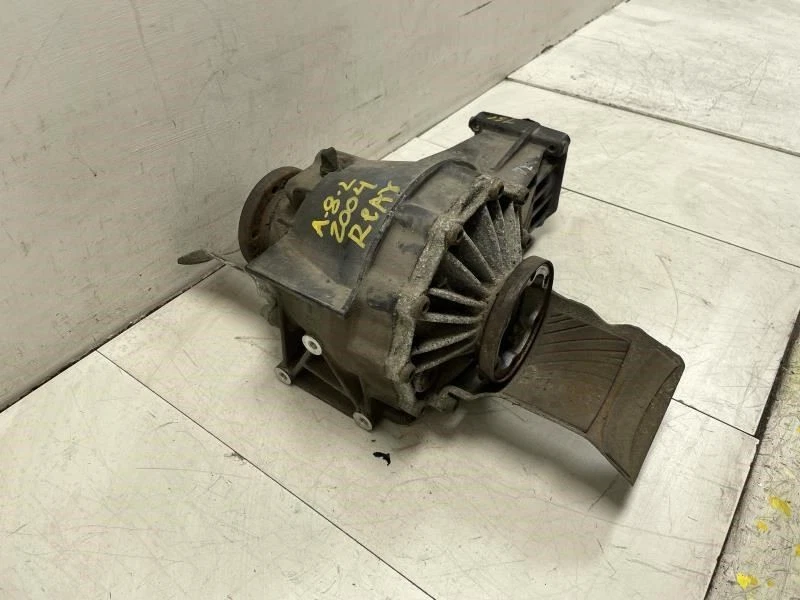 Audi A8L 2004 4,2 Quattro portador diferencial trasero con protector de eje izquierdo y derecho Foto 2 de 4