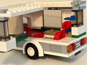 LEGO City Van and Caravan (Set 60117)