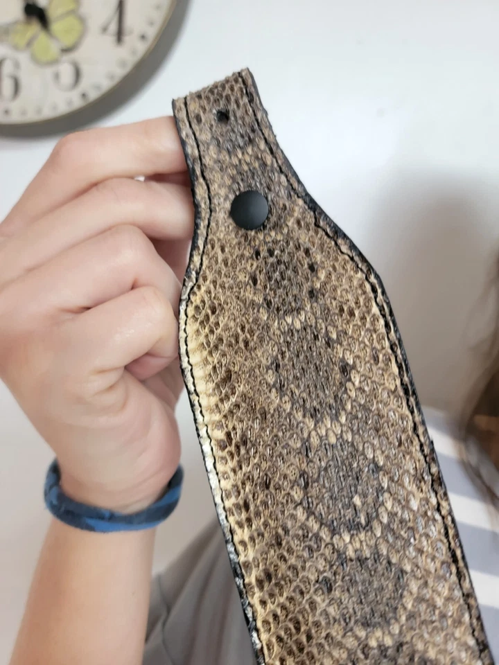 Eslinga acolchada para arma de fuego para rifle con correa de cuero auténtica piel de serpiente de cascabel Foto 4 de 4