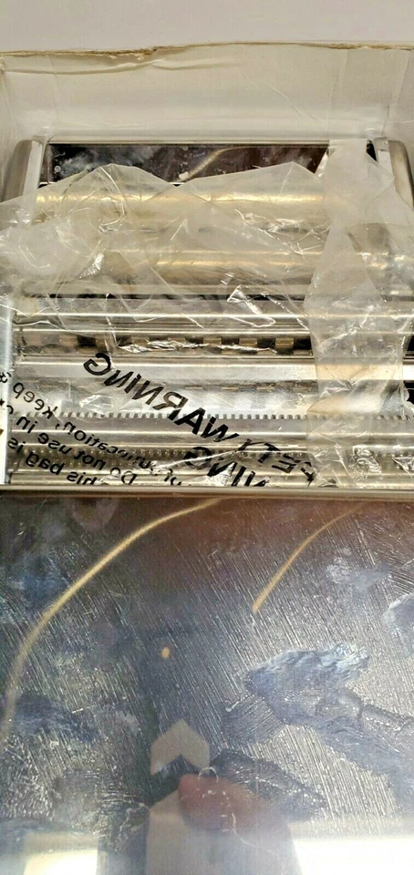 NEW PRIME PACIFIC PASTA MACHINE 150 mm #PPD001 INCLUDES FEEDER TRAY 7 SETTINGS - Image 4 of 4