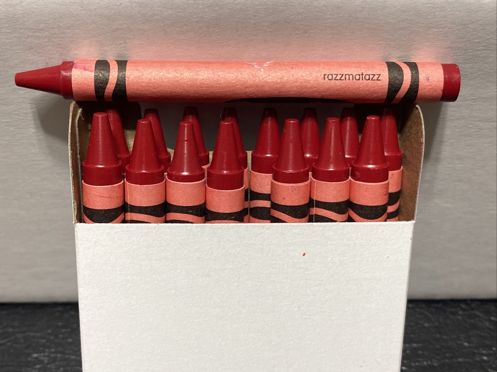 (16) Crayola Crayons (razzmatazz) BULK eBay