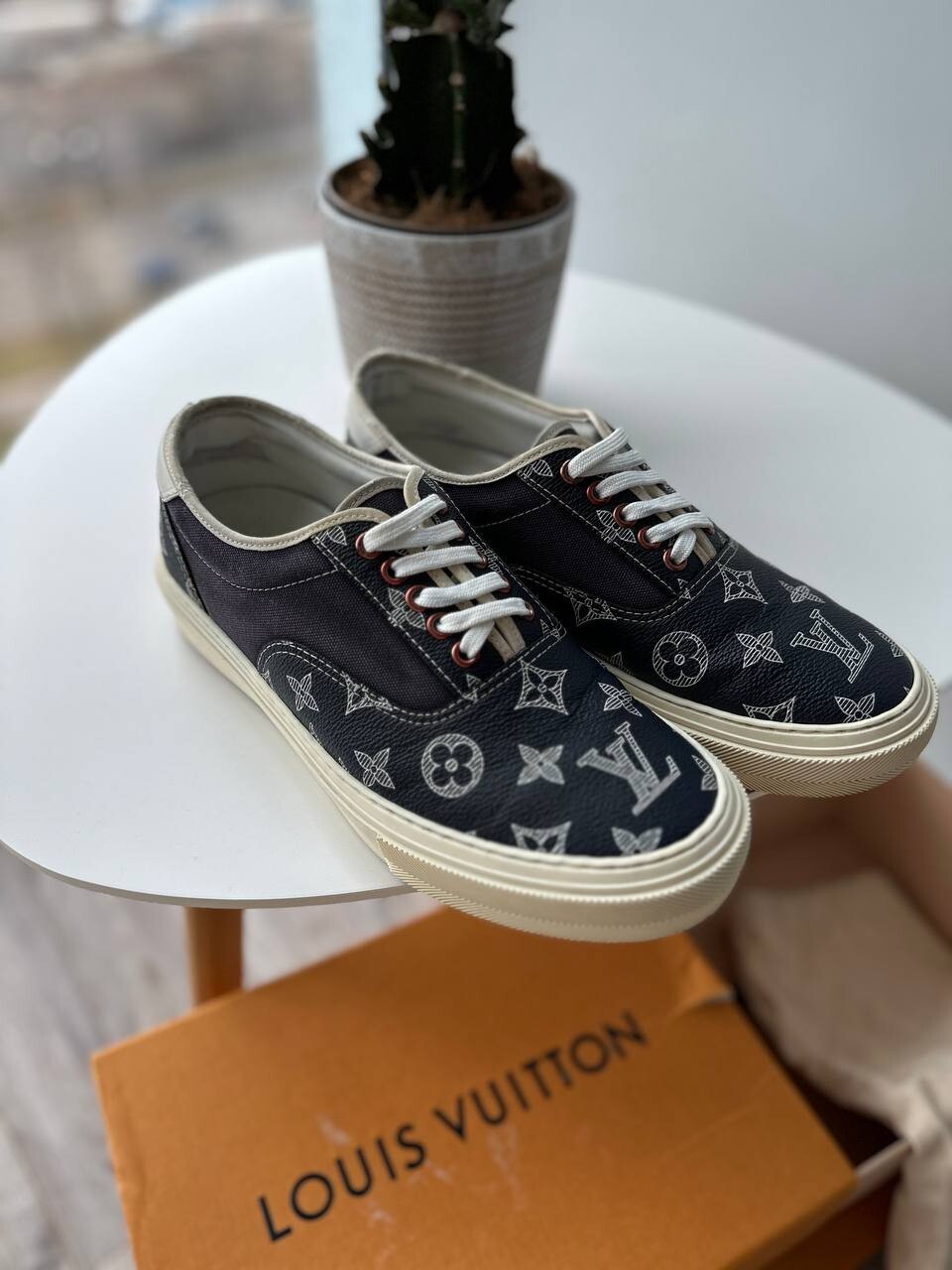 LOUIS VUITTON White Brown Canvas Trocadero Richelieu Men's Low Trainers 8US