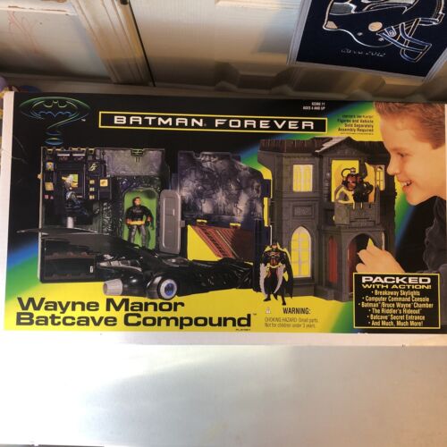 ￼ Vintage Kenner 1995 Batman￼ forever Wayne manor Batcave compound - Picture 1 of 5