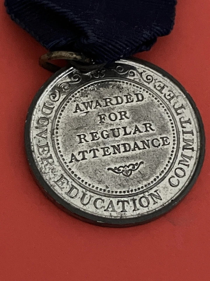 Medalla de asistencia Dover Kent en plata Foto 2 de 4