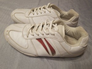 cheer shoes size 4