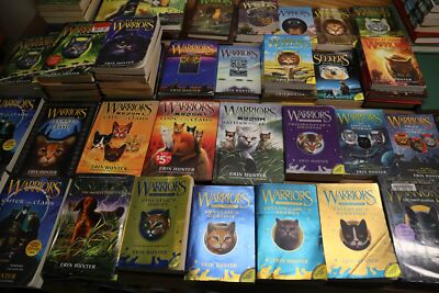 Lot of 5 Erin Hunter Books - Warriors/Seekers/Survivors -  Paperback & Hardcover