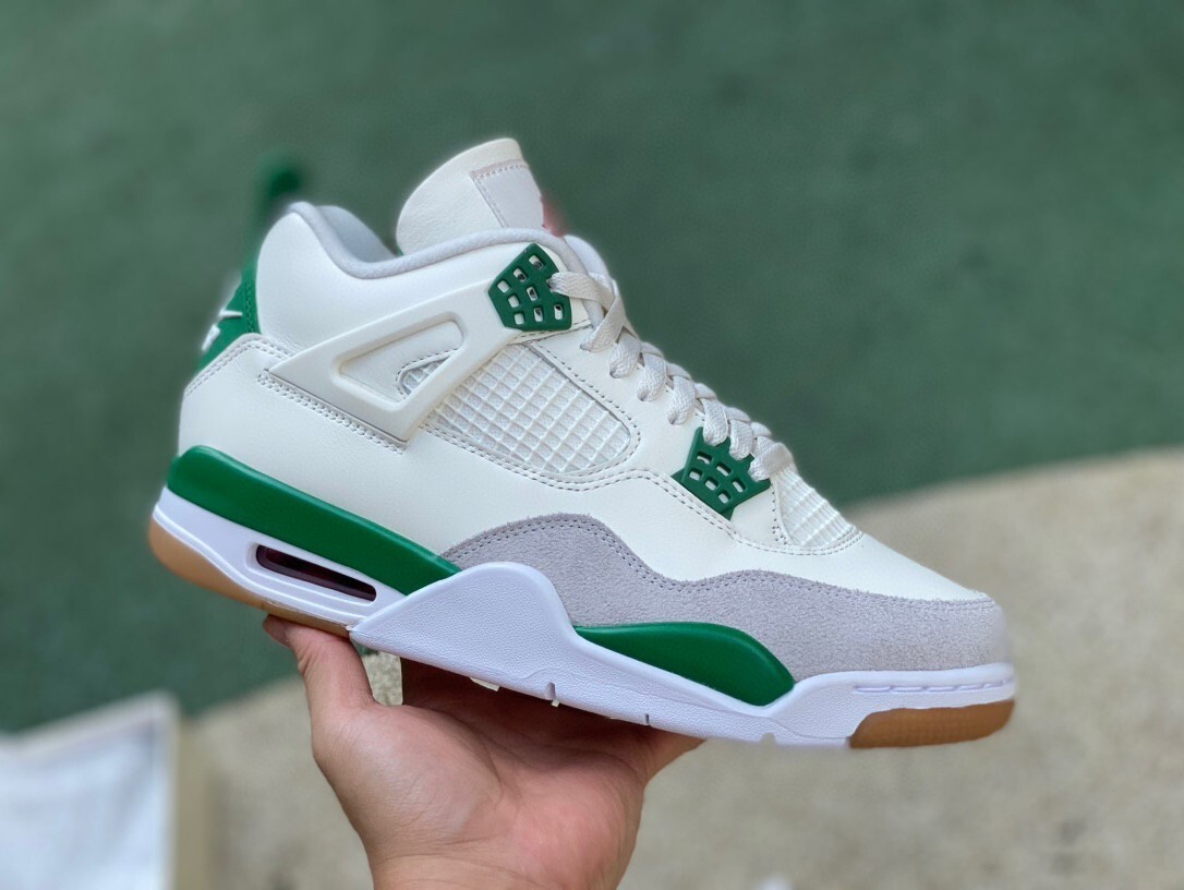 Size 13 - Jordan 4 Retro SP x Nike SB Mid Pine Green for sale