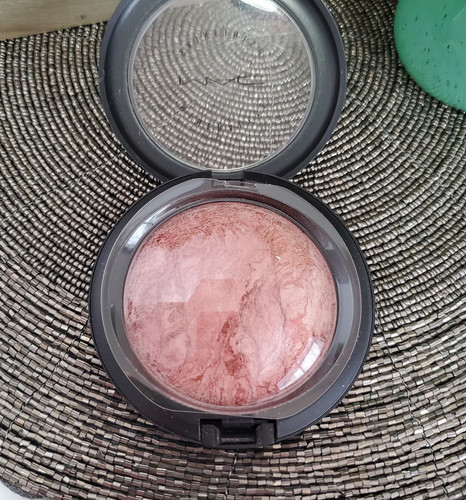 Mac Mineralize Skinfinish~PETTICOAT~New In Box, Limited Edition, Hard To Find - Picture 5 of 7