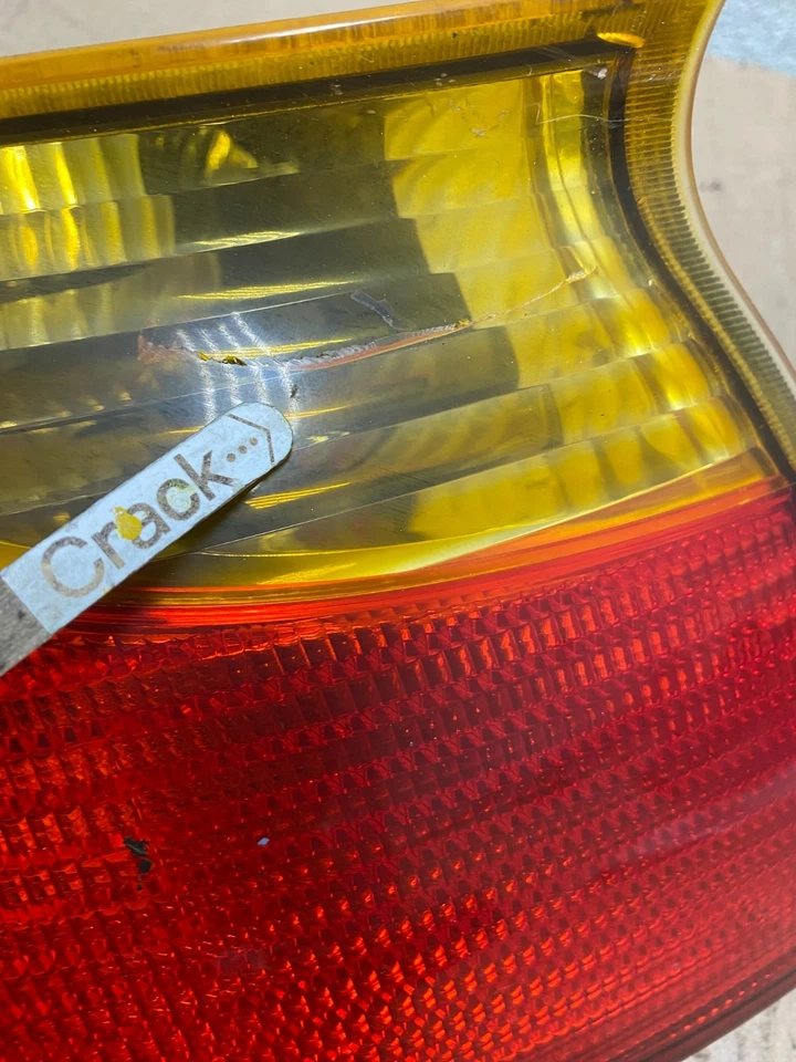 2001-2002 Saturn SC2 SL2 S Series Left Driver LH Tail Light Oem S2186 DW - Image 4 of 4